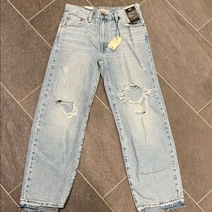 NWT LEVI’S WOMEN’S 27x30 Light Blue Baggy Dad Jeans Distressed